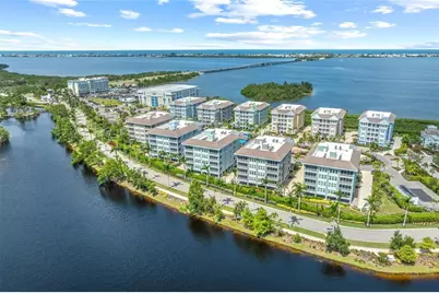 387 Aruba Circle #301, Bradenton, FL 34209 - Photo 3