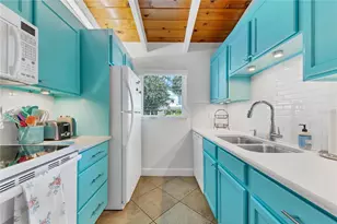 6006 Midnight Pass Rd, Sarasota, FL 34242 - Photo 13