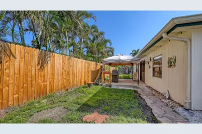 5302 Las Rosas, Sarasota, FL 34242 - Photo 27