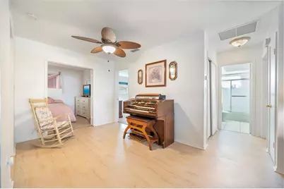 805 Mandarin Circle, Bradenton, FL 34208 - Photo 9