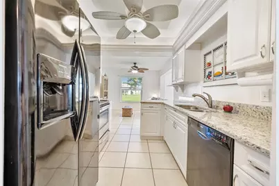 805 Mandarin Circle, Bradenton, FL 34208 - Photo 17