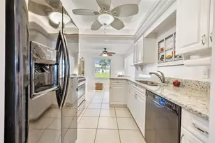 805 Mandarin Cir, Bradenton, FL 34208 - Photo 17