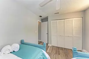 304 74th St, Holmes Beach, FL 34217 - Photo 13