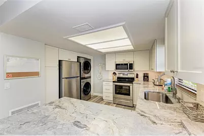 304 74th Street #B, Holmes Beach, FL 34217 - Photo 9