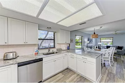 304 74th Street #B, Holmes Beach, FL 34217 - Photo 9