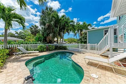 304 74th Street #B, Holmes Beach, FL 34217 - Photo 7