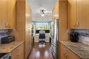 4098 Westbourne Cir, Sarasota, FL 34238 - Photo 15