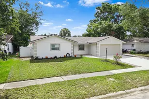 107 Valley Cir, Brandon, FL 33510 - Photo 5