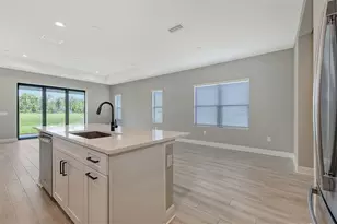 2142 Bamboo Palm Cv, Bradenton, FL 34212 - Photo 9