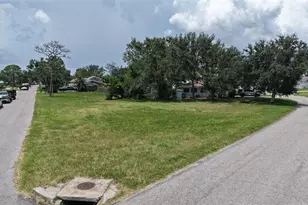 513 Pine Rd, Nokomis, FL 34275 - Photo 13