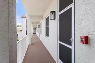 8750 Olde Hickory Ave, Sarasota, FL 34238 - Photo 3