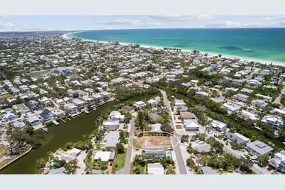 132 Crescent Drive, Anna Maria, FL 34216 - Photo 11