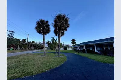 2207 51st Street W, Bradenton, FL 34209 - Photo 3