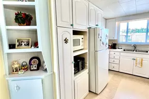 132 S Park Dr, Venice, FL 34285 - Photo 13