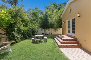 455 Acacia Dr, Sarasota, FL 34234 - Photo 45