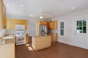 455 Acacia Dr, Sarasota, FL 34234 - Photo 23