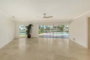 642 S Owl Dr, Sarasota, FL 34236 - Photo 11
