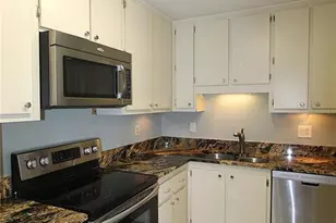 390 301 Blvd W, Bradenton, FL 34205 - Photo 3