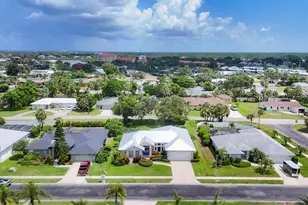 404 Bayside Ln, Nokomis, FL 34275 - Photo 1