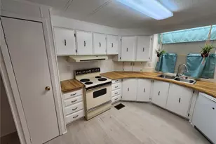 808 53rd Ave E, Bradenton, FL 34203 - Photo 9