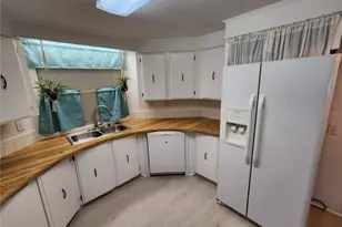 808 53rd Ave E, Bradenton, FL 34203 - Photo 9