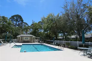 7193 W Country Club Dr N, Sarasota, FL 34243 - Photo 23