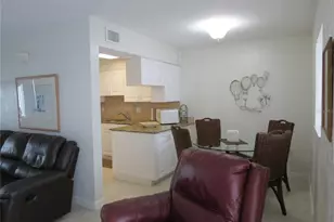 7193 W Country Club Dr N, Sarasota, FL 34243 - Photo 11