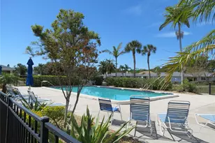 7193 W Country Club Dr N, Sarasota, FL 34243 - Photo 3