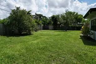 3013 Jennings Dr, Sarasota, FL 34239 - Photo 13