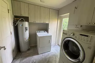 3013 Jennings Dr, Sarasota, FL 34239 - Photo 5