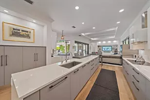 1547 Sandpiper Ln, Sarasota, FL 34239 - Photo 17