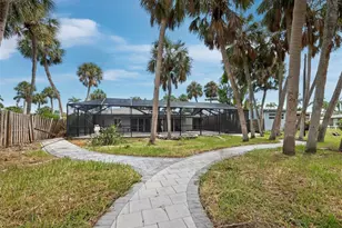 153 N Adams Dr, Sarasota, FL 34236 - Photo 13