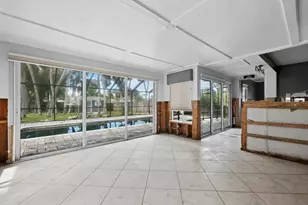 153 N Adams Dr, Sarasota, FL 34236 - Photo 7