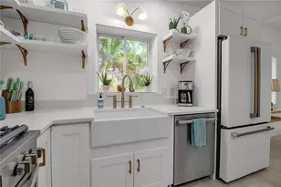 6979 Longboat Dr S, Longboat Key, FL 34228 - Photo 11