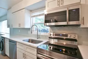 422 Julia Pl, Sarasota, FL 34236 - Photo 7