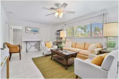 422 Julia Place #C, Sarasota, FL 34236 - Photo 3