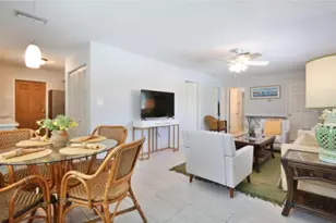 422 Julia Pl, Sarasota, FL 34236 - Photo 5