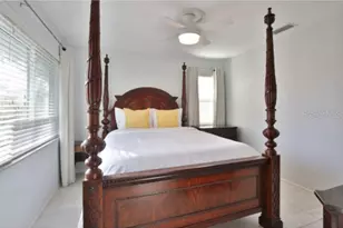 422 Julia Pl, Sarasota, FL 34236 - Photo 9