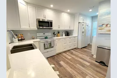 7041 W Country Club Drive N #218, Sarasota, FL 34243 - Photo 5