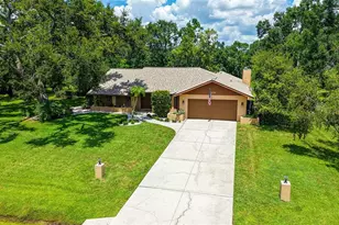 5879 Ravenwood Dr, Sarasota, FL 34243 - Photo 3