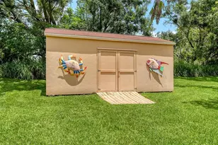 5879 Ravenwood Dr, Sarasota, FL 34243 - Photo 45