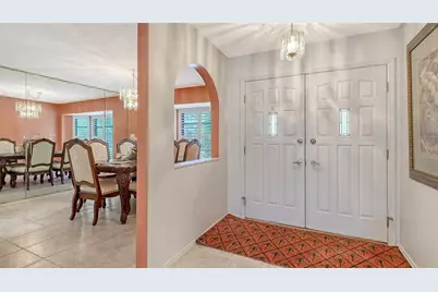 5879 Ravenwood Drive, Sarasota, FL 34243 - Photo 9