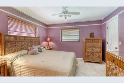 5879 Ravenwood Drive, Sarasota, FL 34243 - Photo 29