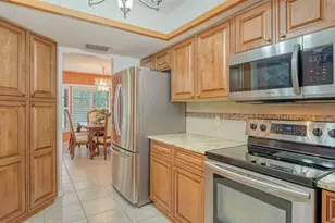 5879 Ravenwood Dr, Sarasota, FL 34243 - Photo 17