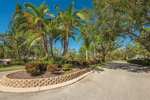 5879 Ravenwood Dr, Sarasota, FL 34243 - Photo 53