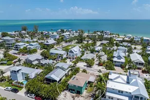 709 Gladiolus St, Anna Maria, FL 34216 - Photo 3