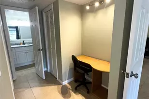 7351 W Country Club Dr N, Sarasota, FL 34243 - Photo 17