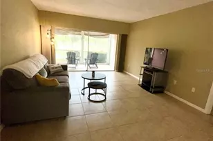 7351 W Country Club Dr N, Sarasota, FL 34243 - Photo 9