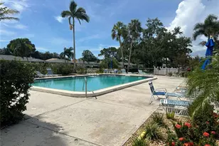 7351 W Country Club Dr N, Sarasota, FL 34243 - Photo 23