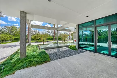 8250 Sanderling Road, Sarasota, FL 34242 - Photo 11